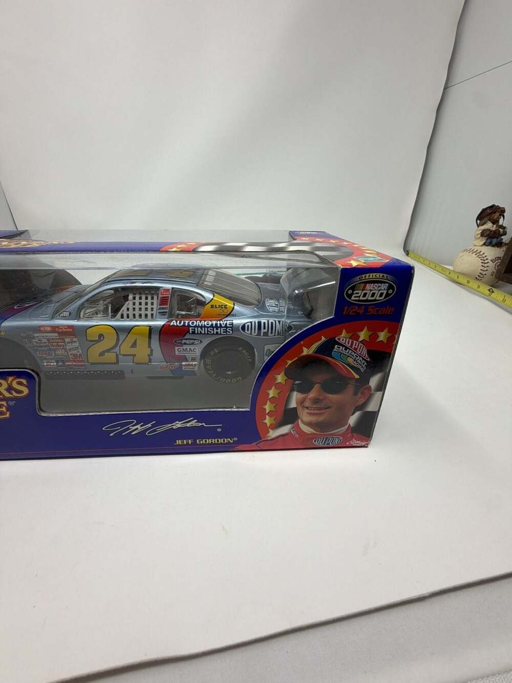 Winner's Circle Jeff Gordon #24 DuPont Automotive Finishes 2000 NASCAR 1:24 Scal - Picture 6 of 7
